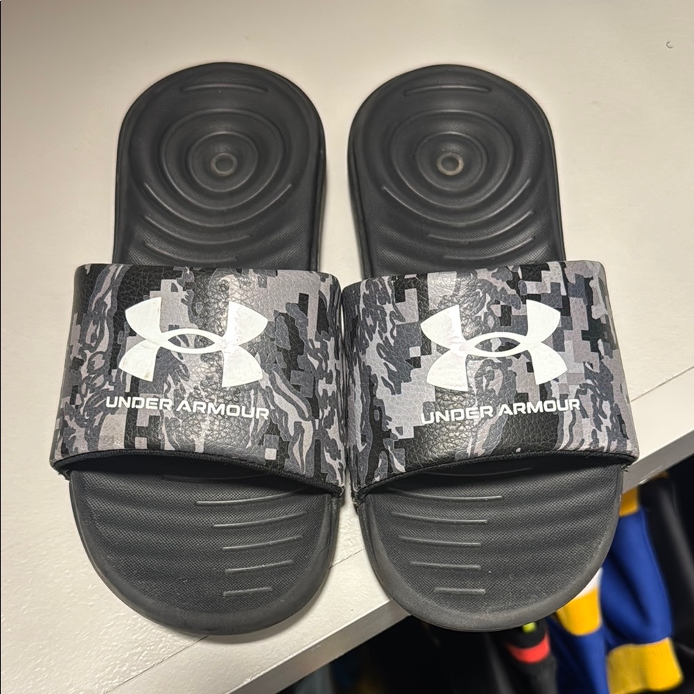 Boys Under Armour Black and Gray Slides